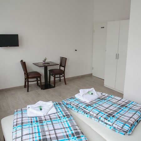 Franken Motel Фюрт Экстерьер фото