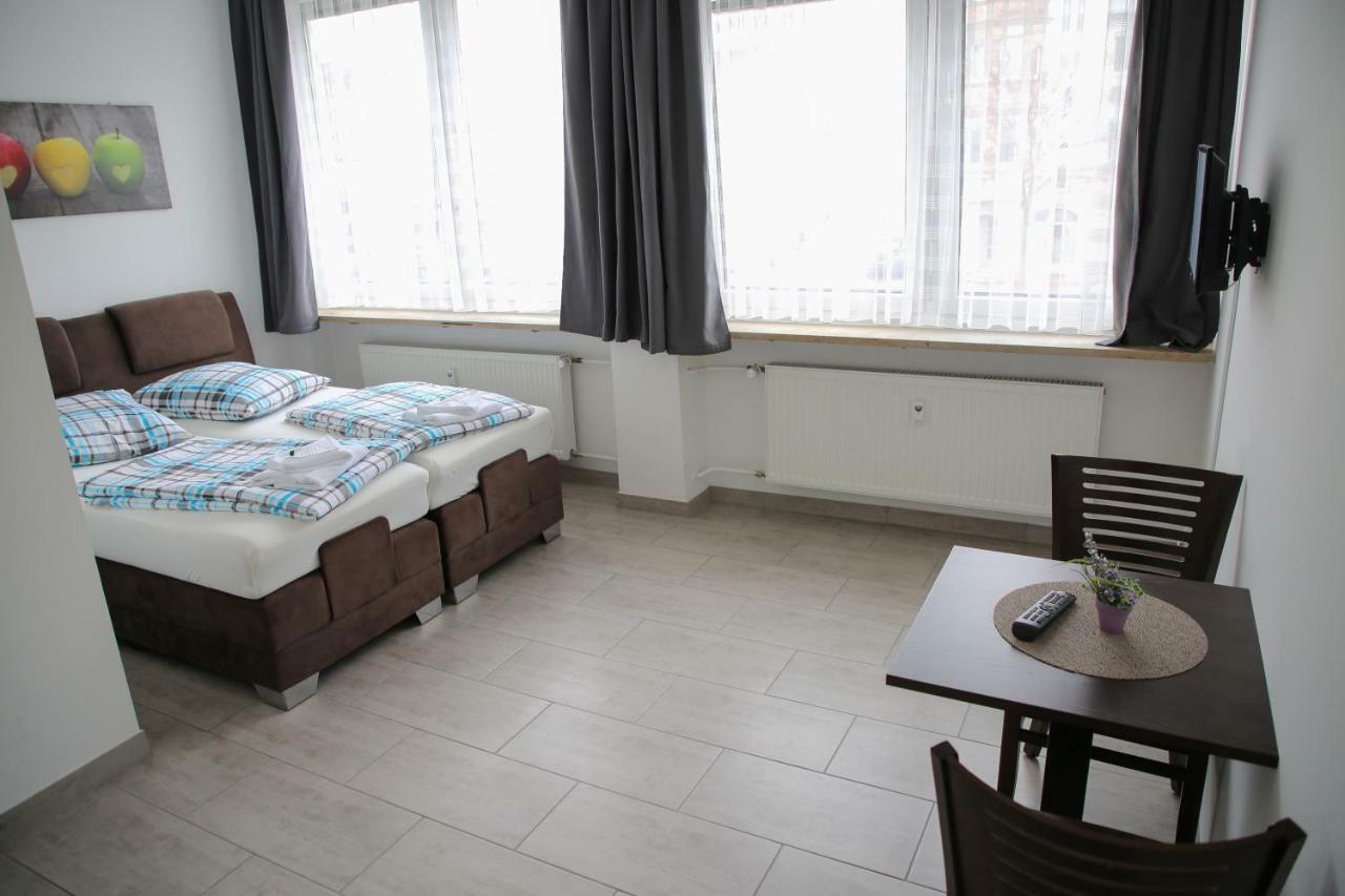 Franken Motel Фюрт Экстерьер фото