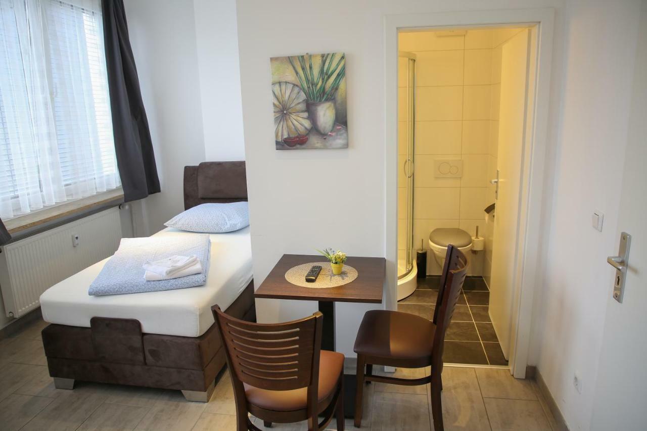 Franken Motel Фюрт Экстерьер фото