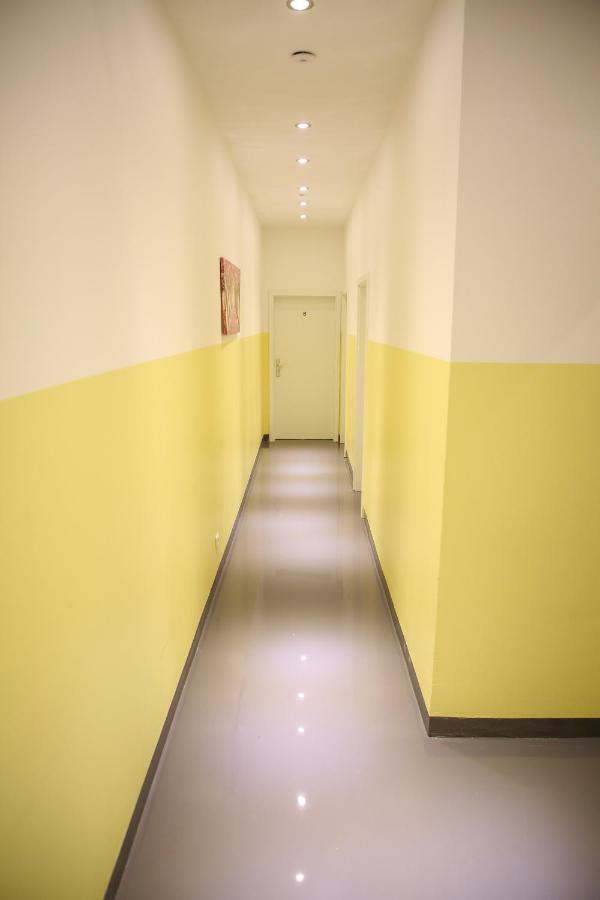 Franken Motel Фюрт Экстерьер фото