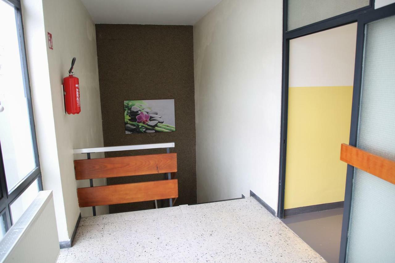 Franken Motel Фюрт Экстерьер фото